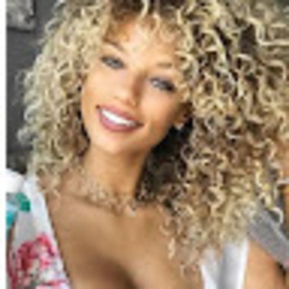 Meet your Posher, Connie - Picture 1 of 1